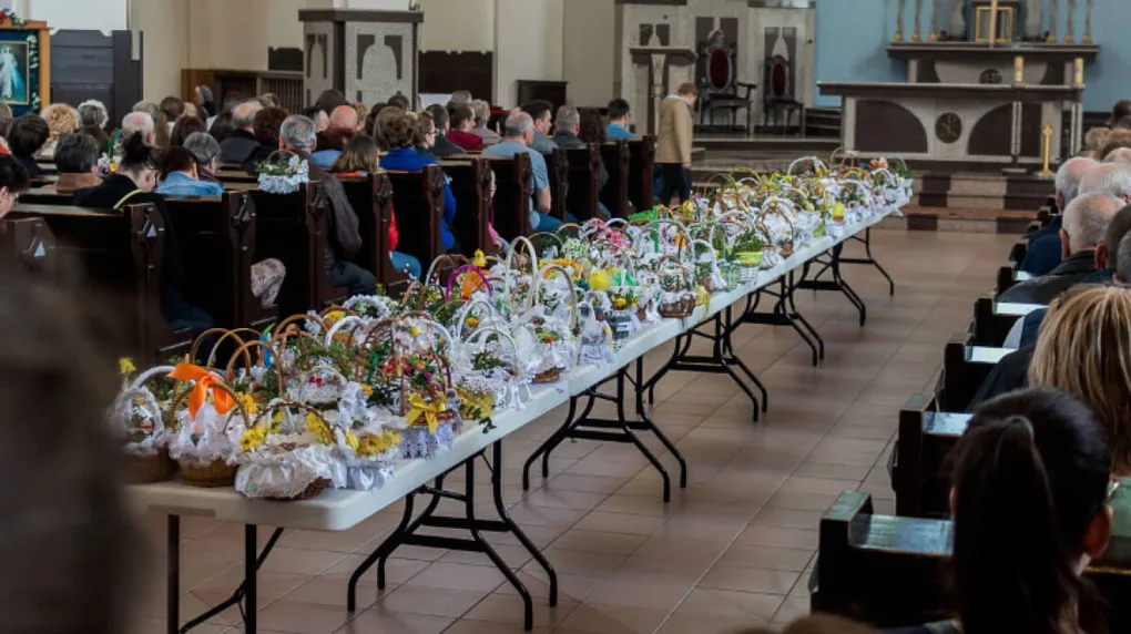 Święcenie pokarmów w ostrowskich parafiach (zdjęcia)