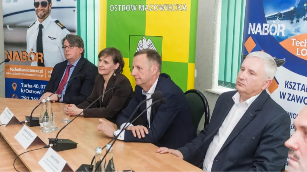 'Lotnictwo jest przyszłością i przygodą życia'. Konferencja prasowa o szkole lotniczej w Nagoszewie (zdjęcia, wideo)