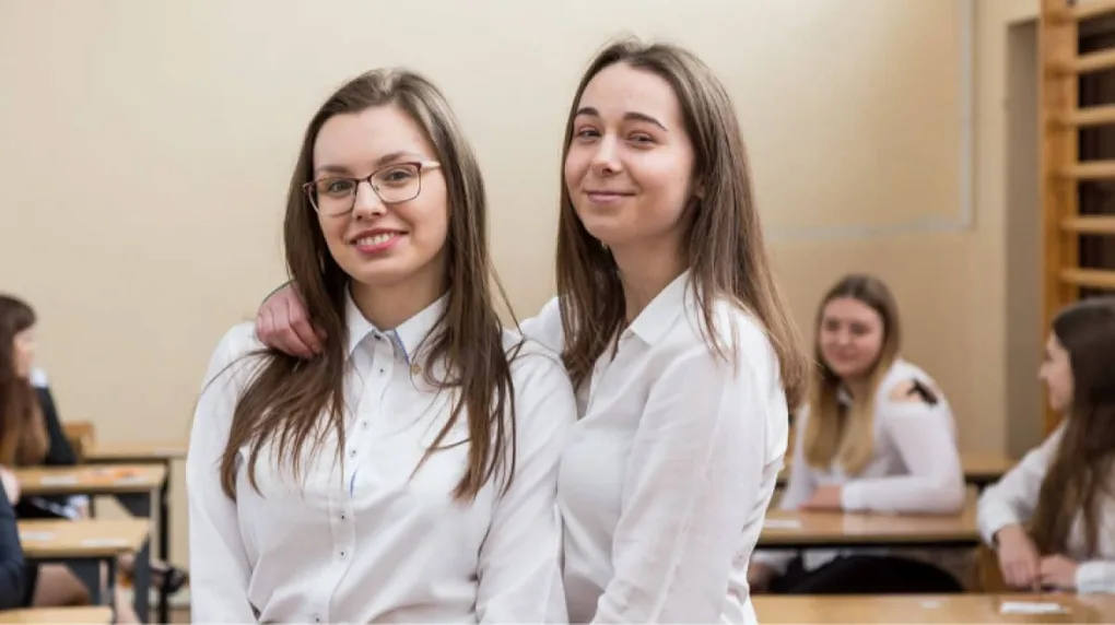 Ekonomik: abiturienci mierzą się z językiem polskim (zdjęcia)
