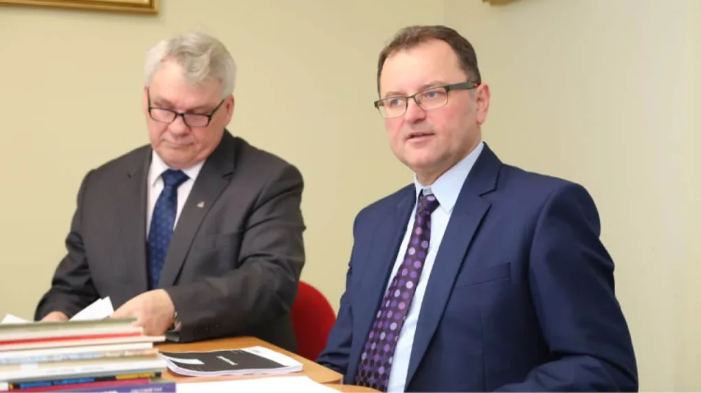 Zaglądamy do kieszeni posła i senatora