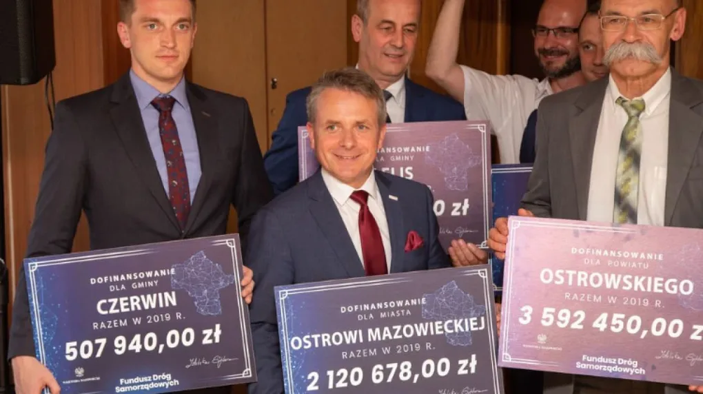 Miliony na drogi w powiecie ostrowskim (zdjęcia)