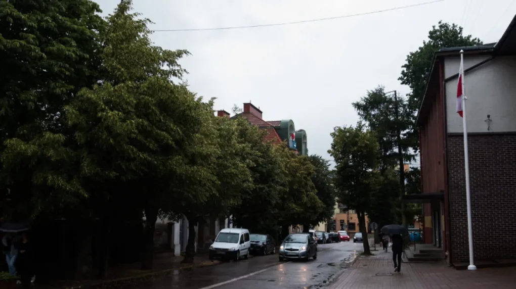 Niedziela w większości deszczowa i burzowa
