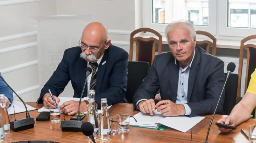 Absolutorium dla zarządu powiatu (zdjęcia, wideo)