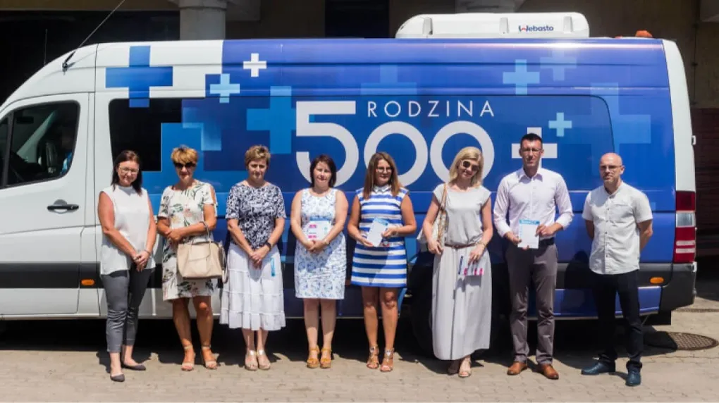 Bus informacyjny 'Rodzina 500+' w Ostrowi Mazowieckiej (zdjęcia)