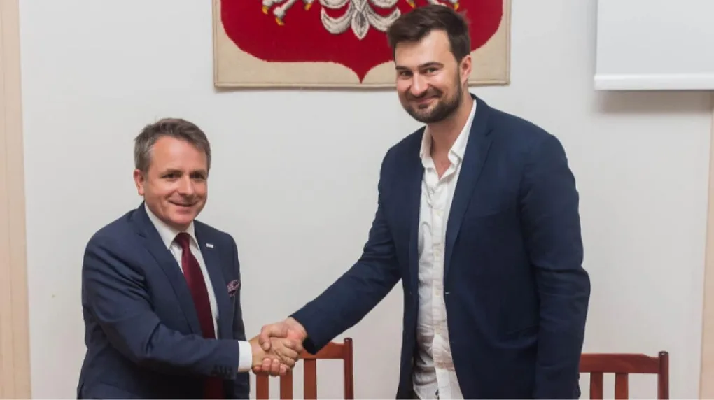 Burmistrz podpisał umowę na termomodernizacją trzech ostrowskich budynków (zdjęcia)