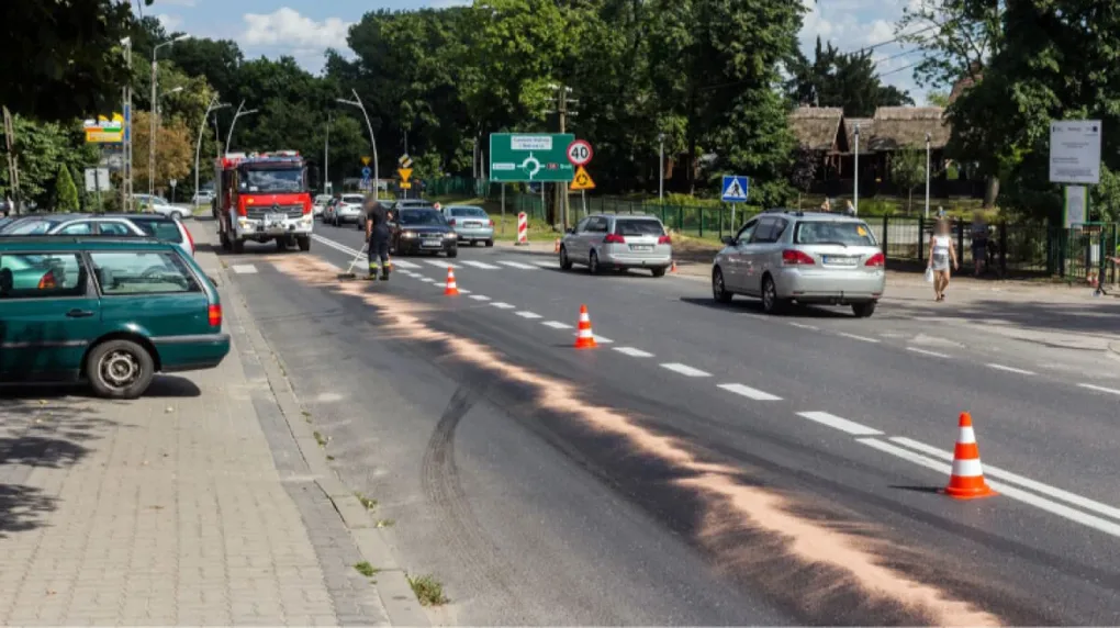 Plama oleju na ul. Różańskiej