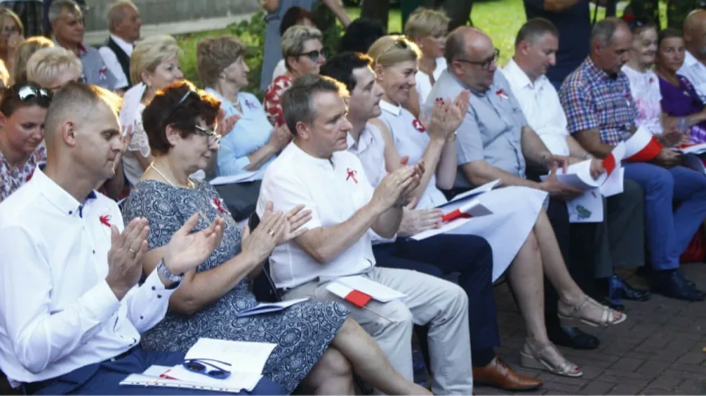 Ostrowianie śpiewali piosenki żołnierskie (zdjęcia, wideo)