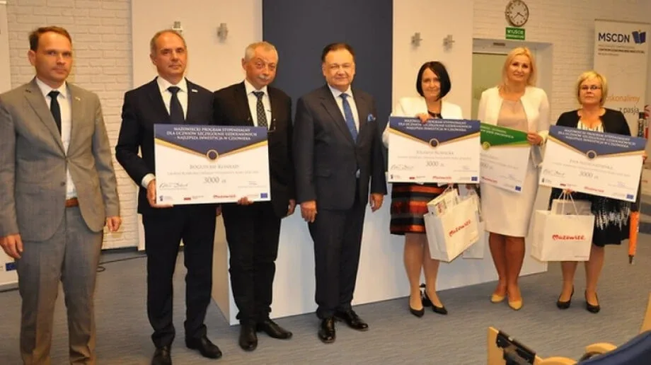 Mazowsze nagrodziło nauczycieli. Laureatem dyrektor Ekonomika