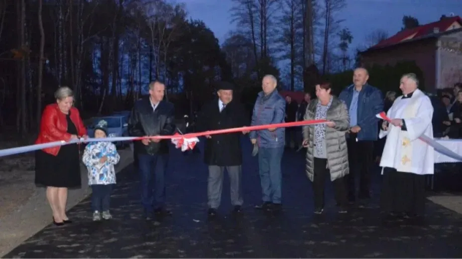 Mieszkańcy Klukowa cieszą się wyremontowaną drogą (zdjęcia)