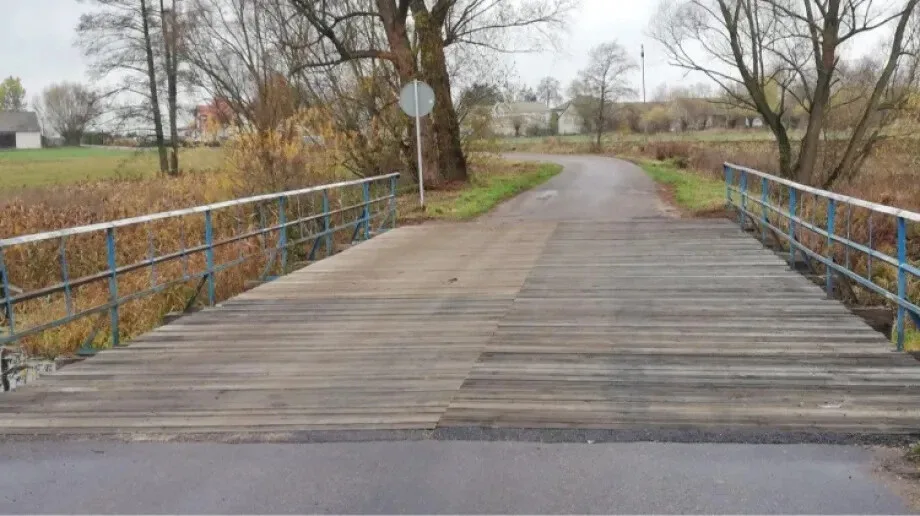 Dąbrowa z wyremontowanym mostem