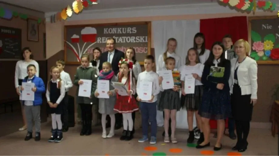 'Kocham wolność'. Międzyszkolny konkurs recytatorski