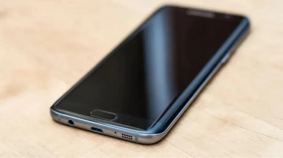 Znaleziono telefon marki Samsung