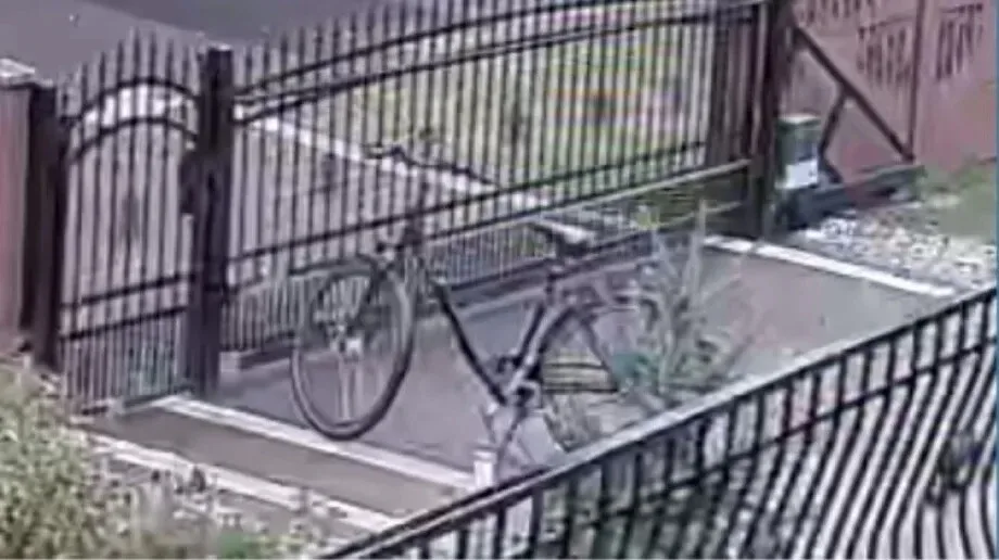 Skradziono rower z terenu plebanii. Policja szuka świadków