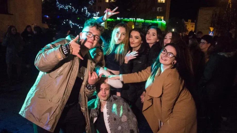 Mieszkańcy Ostrowi Mazowieckiej przywitali Nowy Rok (zdjęcia, wideo)
