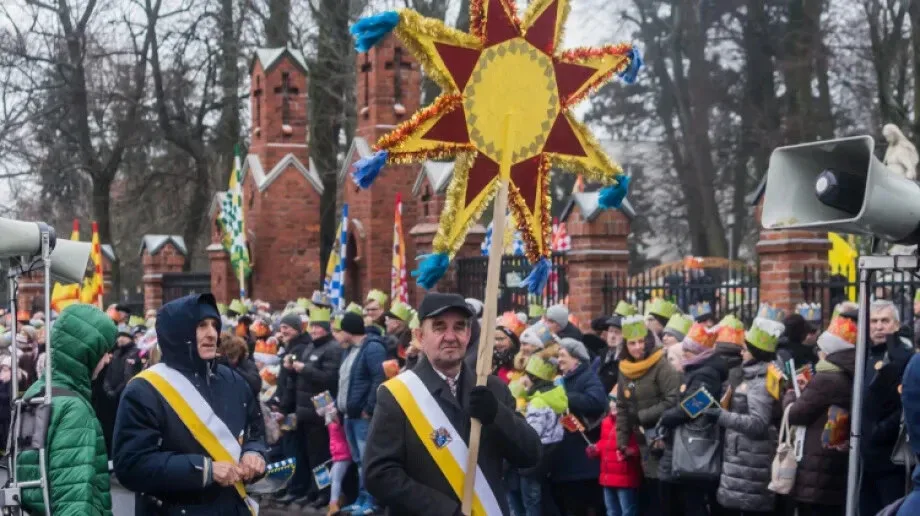 Trzech Króli, anioły i demony - zobacz jak wyglądał Orszak Trzech Króli w Ostrowi Mazowieckiej (zdjęcia, wideo)