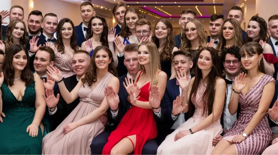 Studniówka uczniów ostrowskiego Kopernika (zdjęcia, wideo)