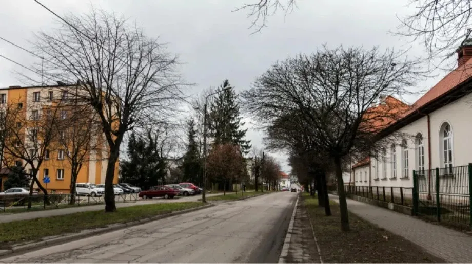 Niedziela z przelotnym deszczem na wschodzie i północy (wideo)