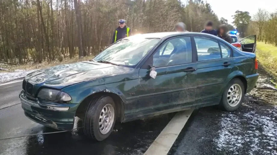 Kierowca z powiatu ostrowskiego dachował na trasie do Ostrołęki (zdjęcia)