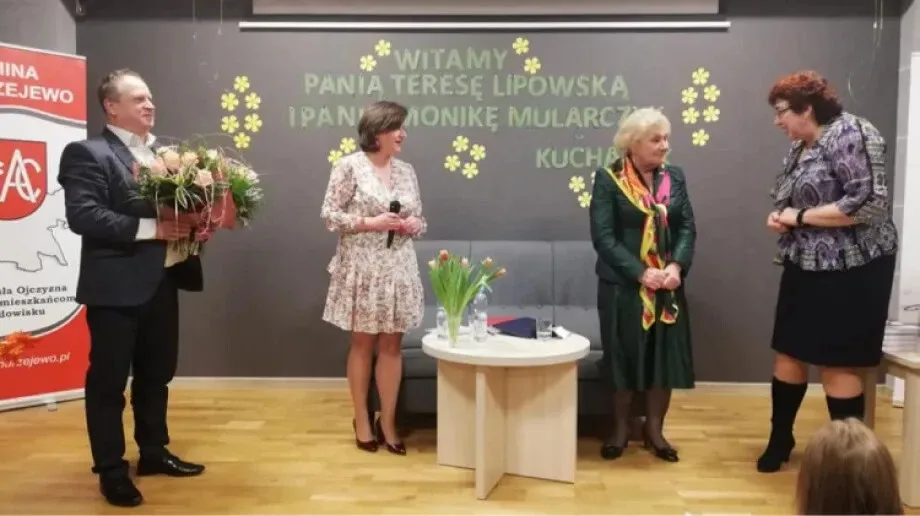 Dzień Kobiet w bibliotece w Andrzejewie