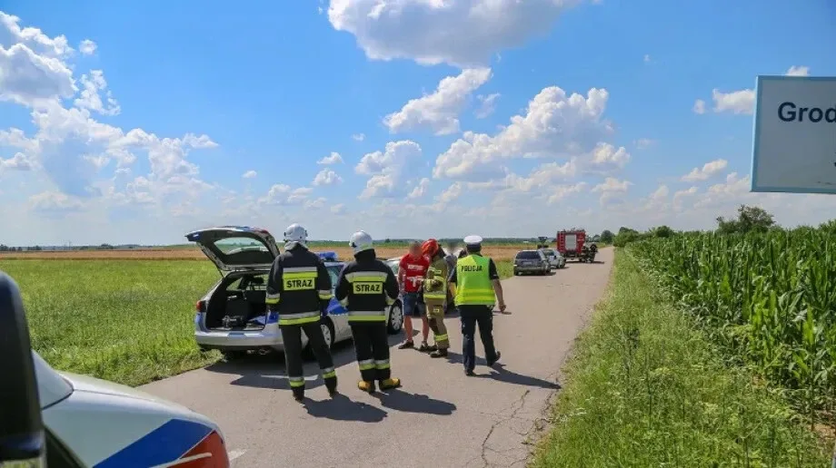 Zderzenie trzech tuż przed krajową 60-tką. Troje dzieci trafiło do szpitala (zdjęcia)