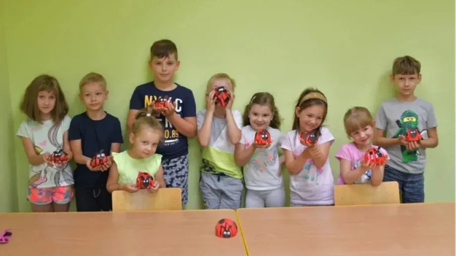 Biblioteka w Broku - wakacyjne zajęcia dla dzieci (zdjęcia)
