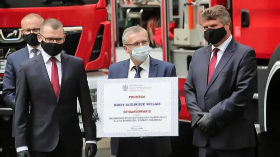 Gmina Szulborze Wielkie z promesą na wóz strażacki dzięki 'Bitwy o wozy'