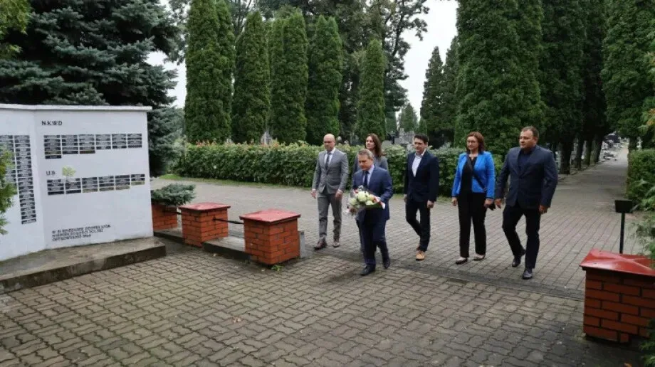 81 lat od wybuchu II Wojny Światowe - złożenie kwiatów przez władze miasta