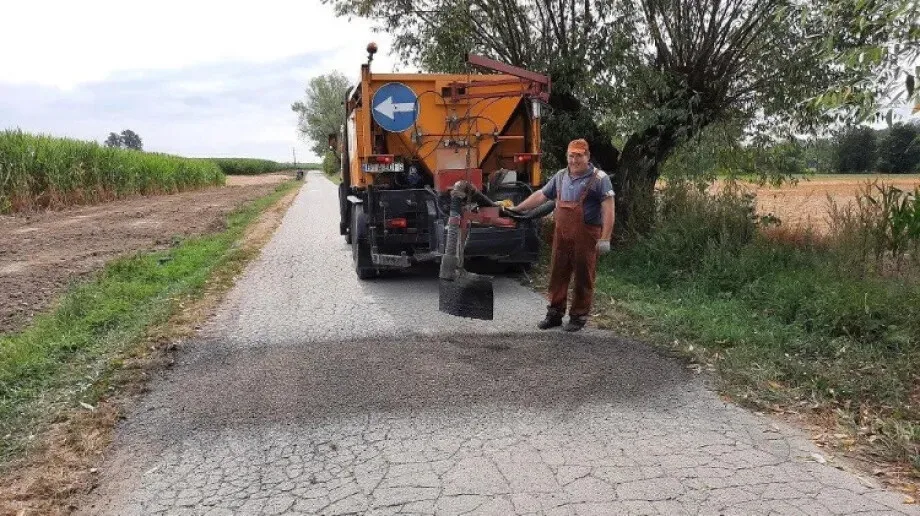 Remonty cząstkowe dróg gminnych w gminie Andrzejewo