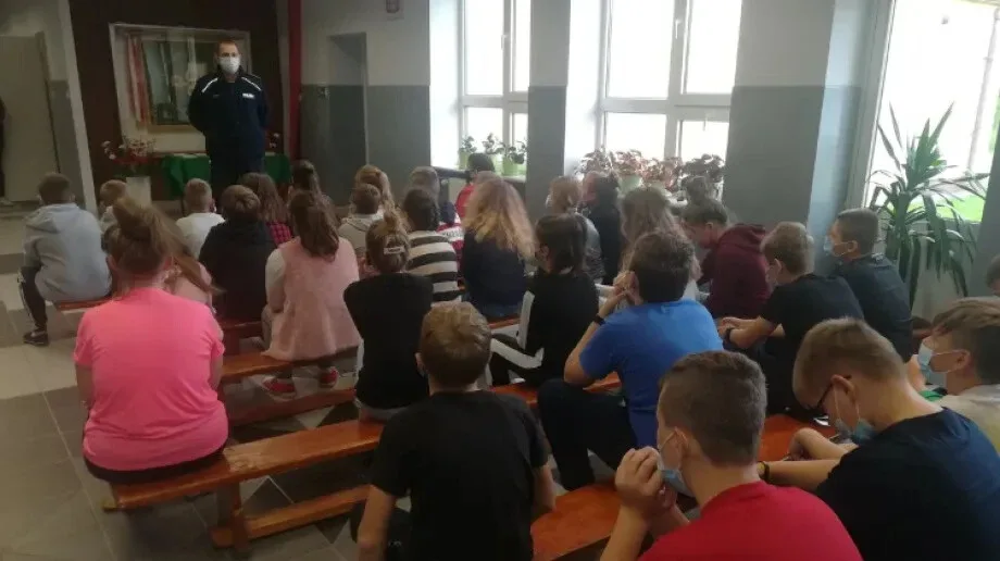 Spotkania z dziećmi w ramach 'Ogólnopolskiego Policyjnego Dnia Odblasków'.