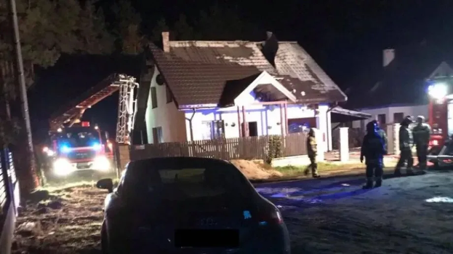 Pożar domu na ulicy Tęczowej (zdjęcia)