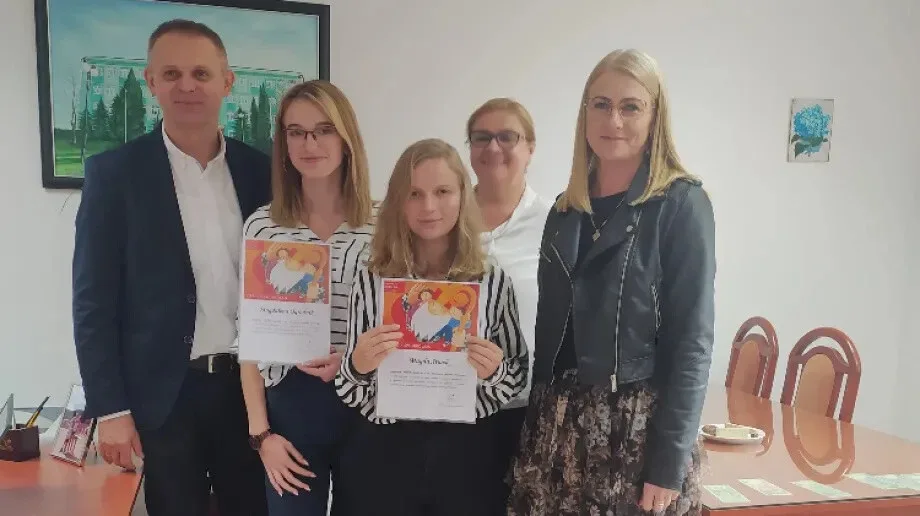 Uczennice Rubinka ze stypendium za zaangażowanie społeczne i wyniki w nauce