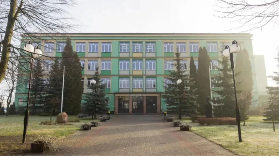 Uczniowie Rubinka ze specjalnym prezentem dla nauczycieli