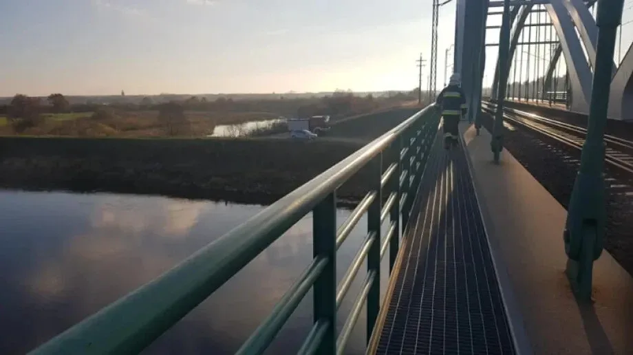Małkińscy policjanci otrzymali zgłoszenie dotyczące próby samobójczej