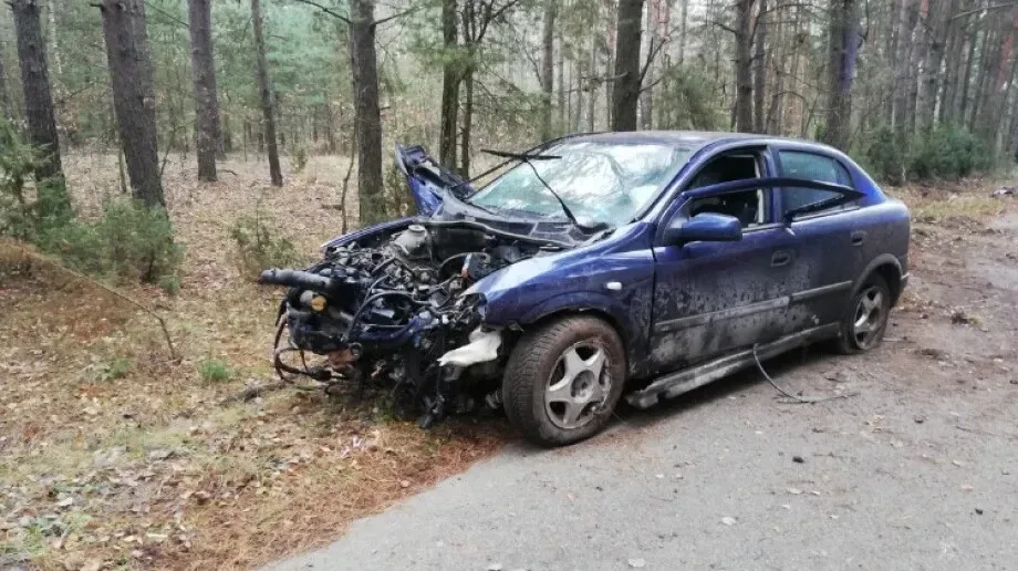 Wypadek w okolicach Wąsewa, kierowca w szpitalu