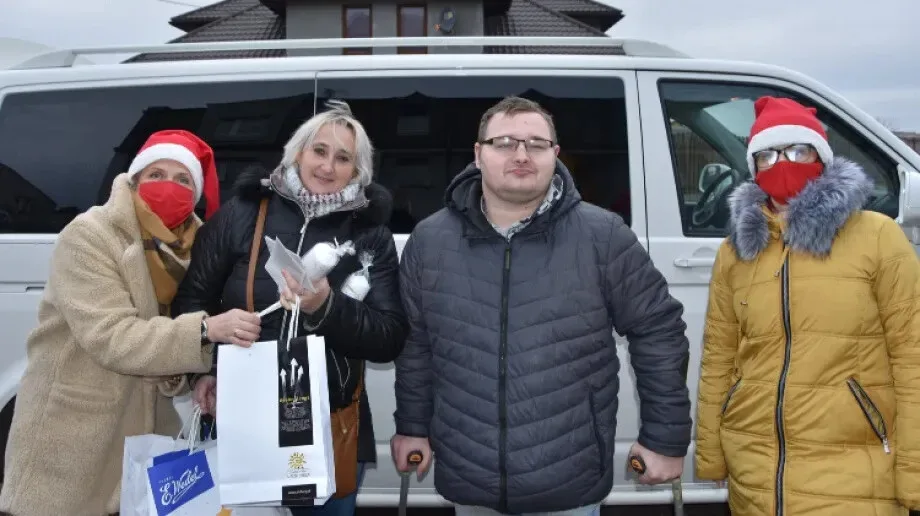 Uczestnicy Środowiskowego Domu Samopomocy otrzymali mikołajkowe paczki