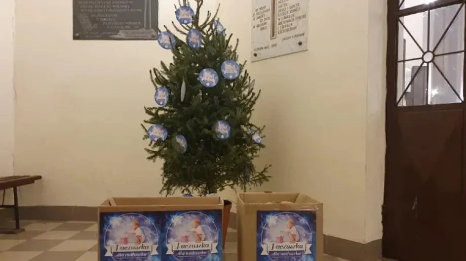 Parafia Chrystusa Dobrego Pasterza w akcji 'Paczuszka dla Maluszka'