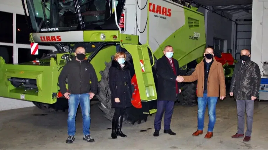 Nowy kombajn w ZSCKR w Starym Lubiejewie
