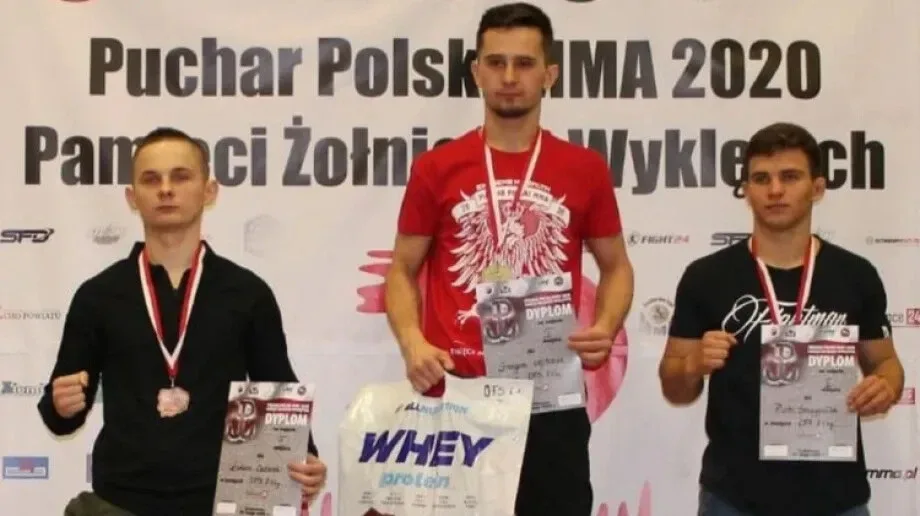 Ceberek z powodzeniem startuje w MMA