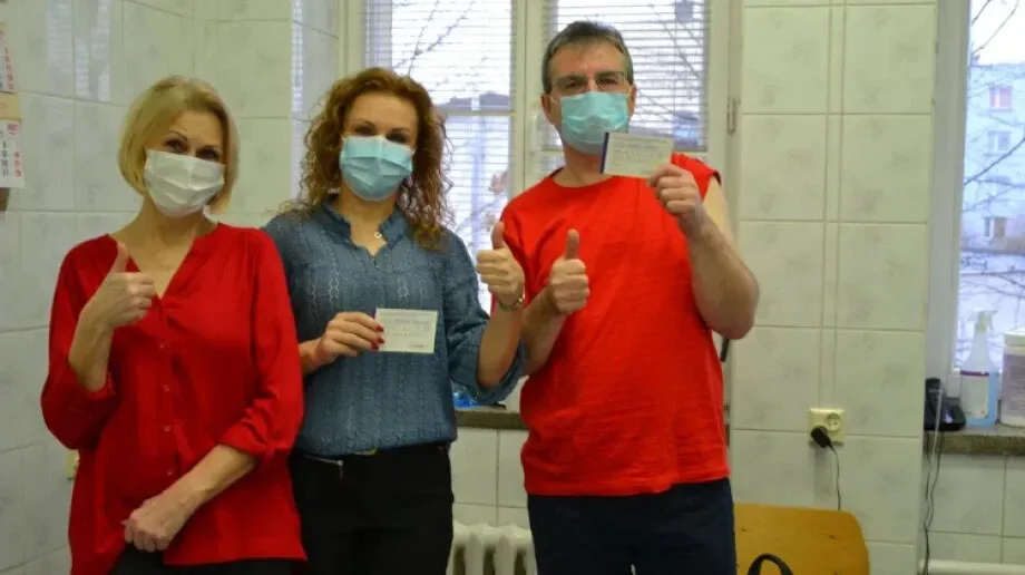 Pracownicy stacji sanitarno-epidemiologicznej w Ostrowi Mazowieckiej zaszczepieni