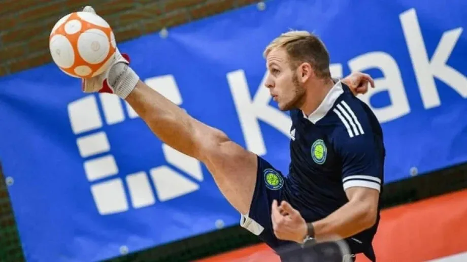 Najlepszy na świecie w teqballu - Adrian Duszak