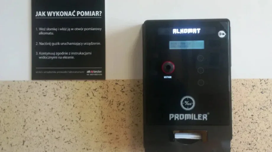 Nowy alkomat w ostrowskiej komendzie dostępny dla mieszkańców