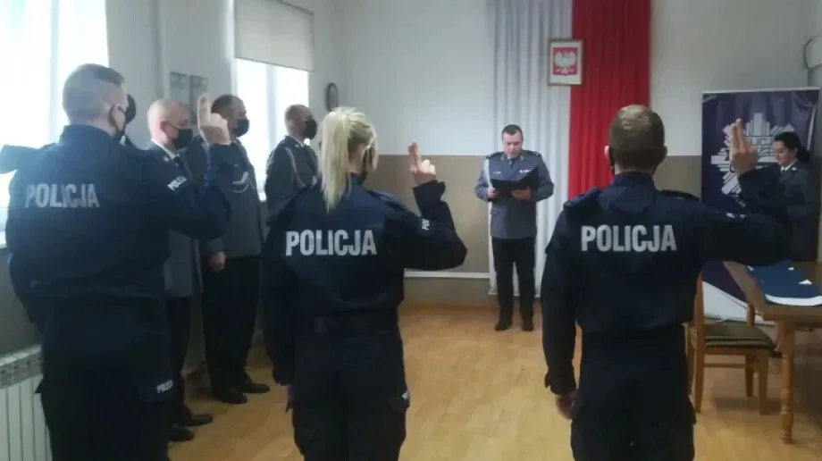Ślubowania nowych funkcjonariuszy ostrowskiej policji