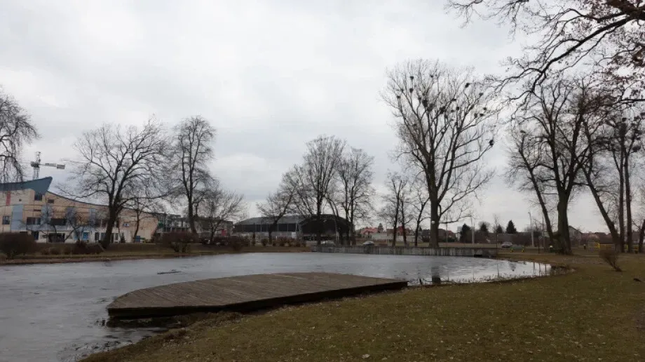 W lato wypożyczysz skuter wodny nad stawem