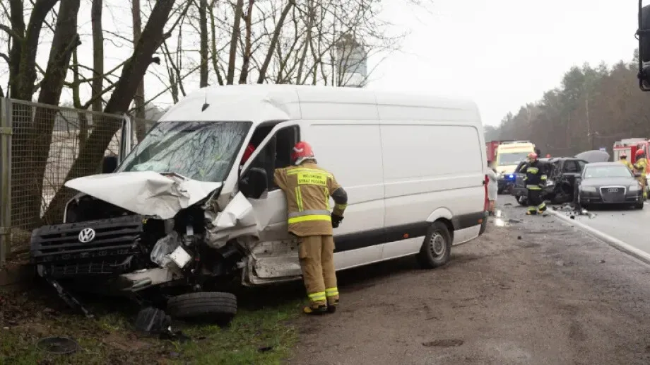 Zderzenie czterech pojazdów na ulicy Różańskiej (zdjęcia)