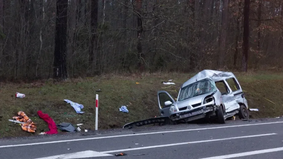 Wypadek przy węźle z S8. Jedna osoba poszkodowana