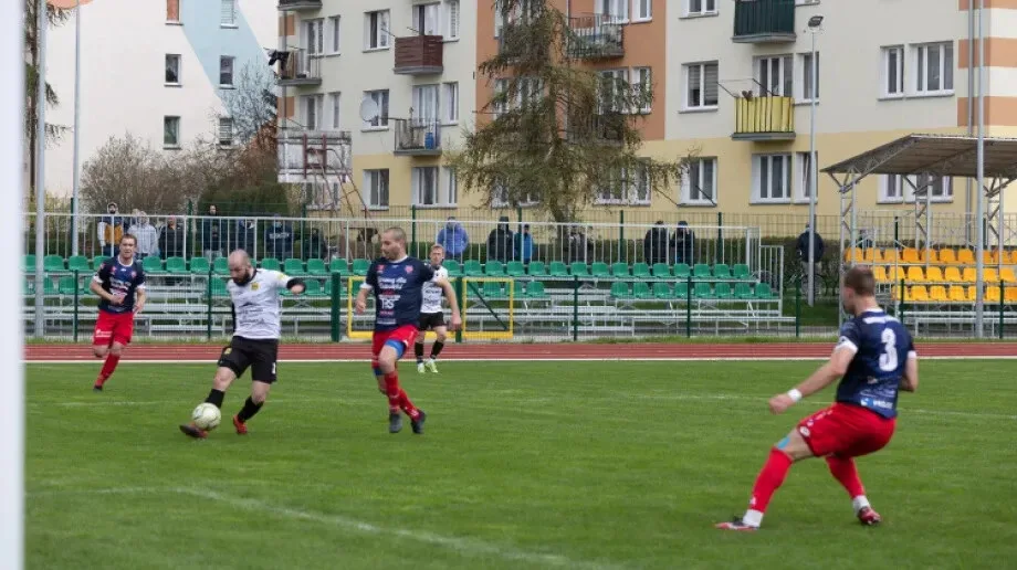 Stadiony częściowo otwarte dla kibiców