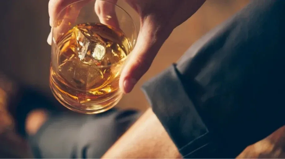 18-letni motorowerzysta po użyciu alkoholu i bez uprawnień do kierowania