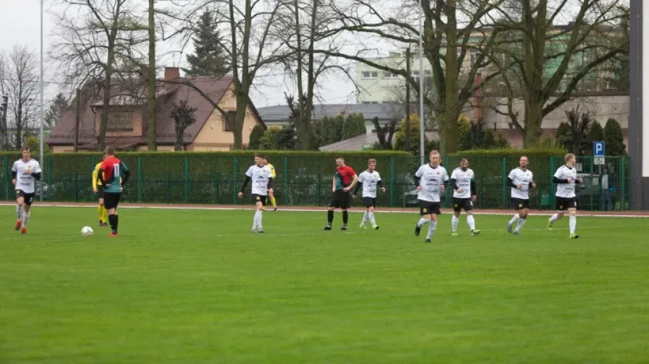Ostrovia jedzie do Krasnego. KS Wąsewo powalczy w Strzegowie