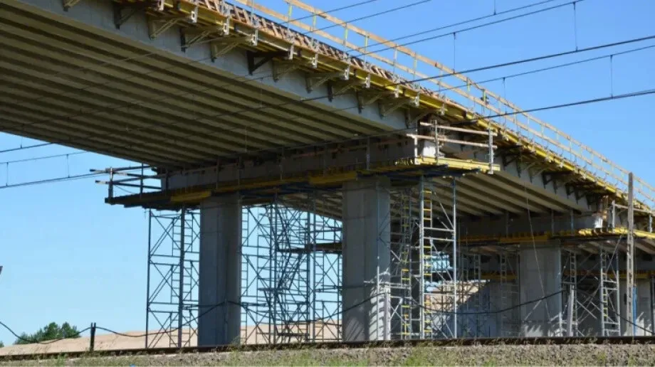 Trwają prace nad budową wiaduktu drogowego w Małkini Górnej