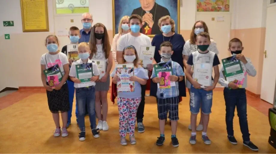 Wręczenie nagród uczestnikom konkursu 'Żyję zdrowo – bo nie ulegam nałogom' oraz kampanii 'Zachowaj trzeźwy umysł' 